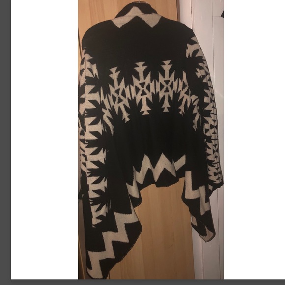 BNWOT - Black and White Cardigan - Picture 5 of 5